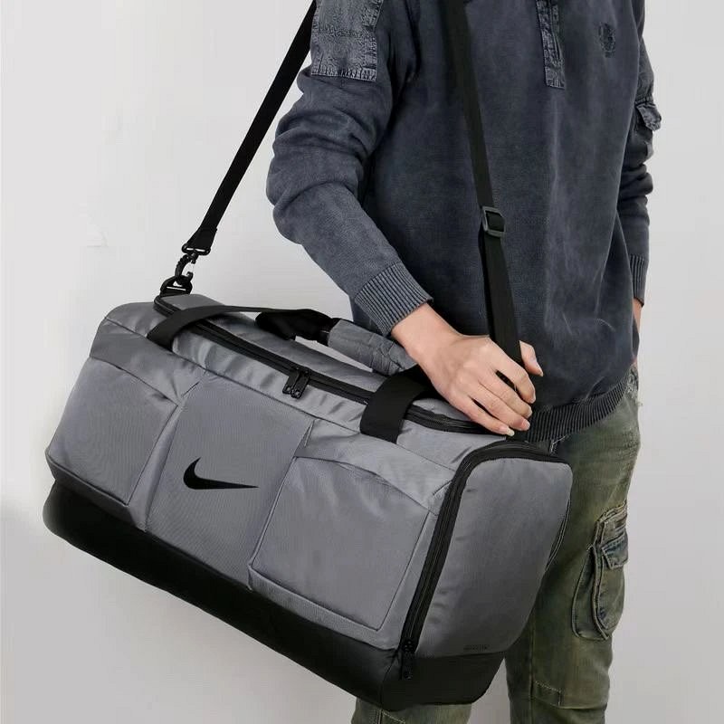 Nike Gray Duffel With a Separate Shoe Compartment in a 58 cm Frame