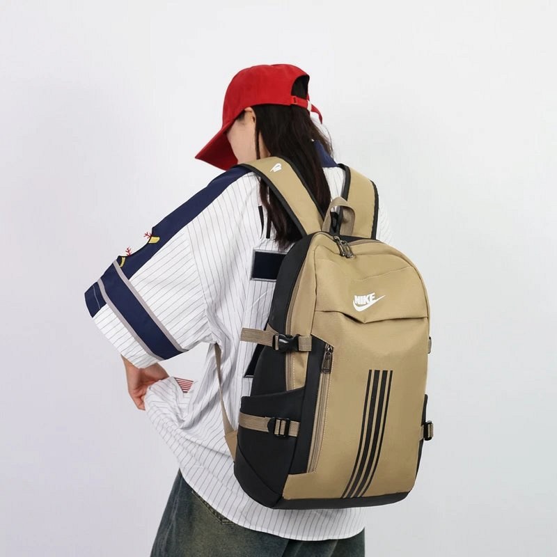 Nike Multicolor Bag Collection: A 50 cm Unisex Backpack Built for Campus and Travel