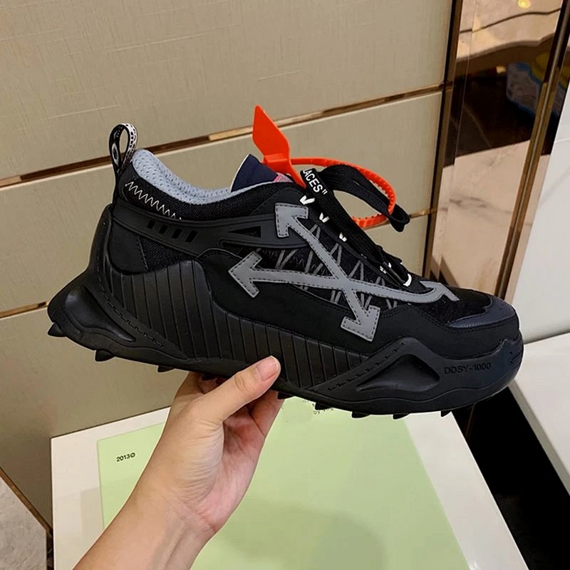 Off-White Classic Athletic-Style Low-Top Sneakers with Leather Upper and 1–3 cm Heel