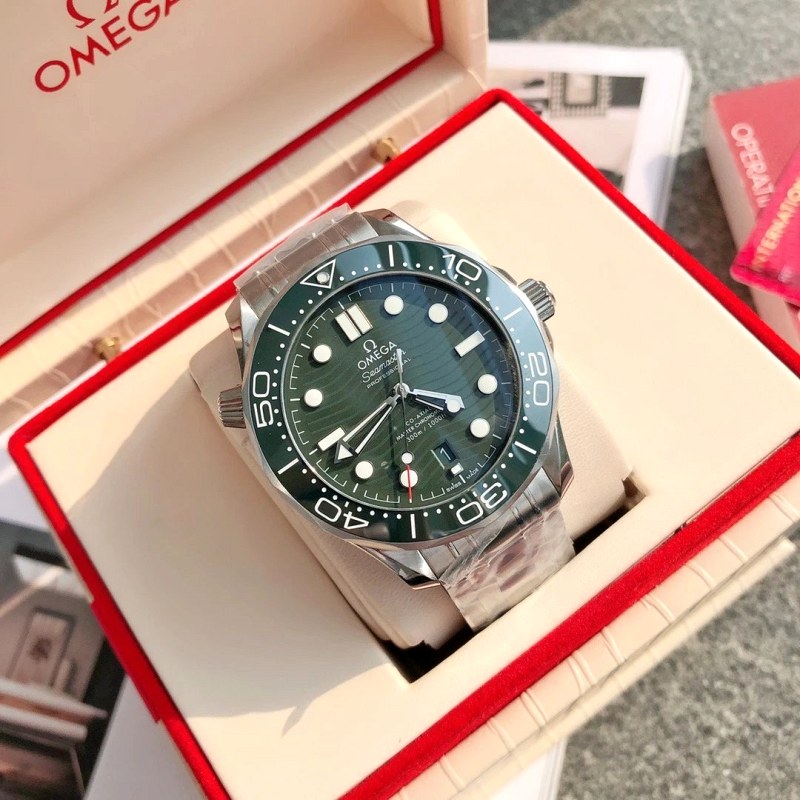 Omega Seamaster Collection: Top-of-the-Line Model with Sapphire Crystal Glass