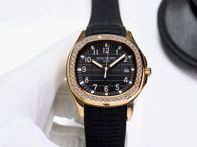 Patek Philippe Aquanaut-Style Gray-Dial Watch With 316L Steel Case, CNC Case Shaping and an Automatic Movement