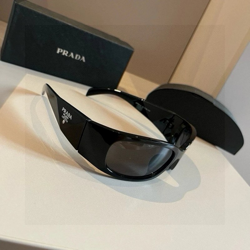 Prada SPRA14 Sunglasses: Modern Everyday Style in a 60□18-117 Frame