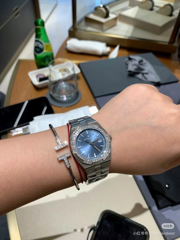 Rolex bear graphic gray watch in modern everyday style