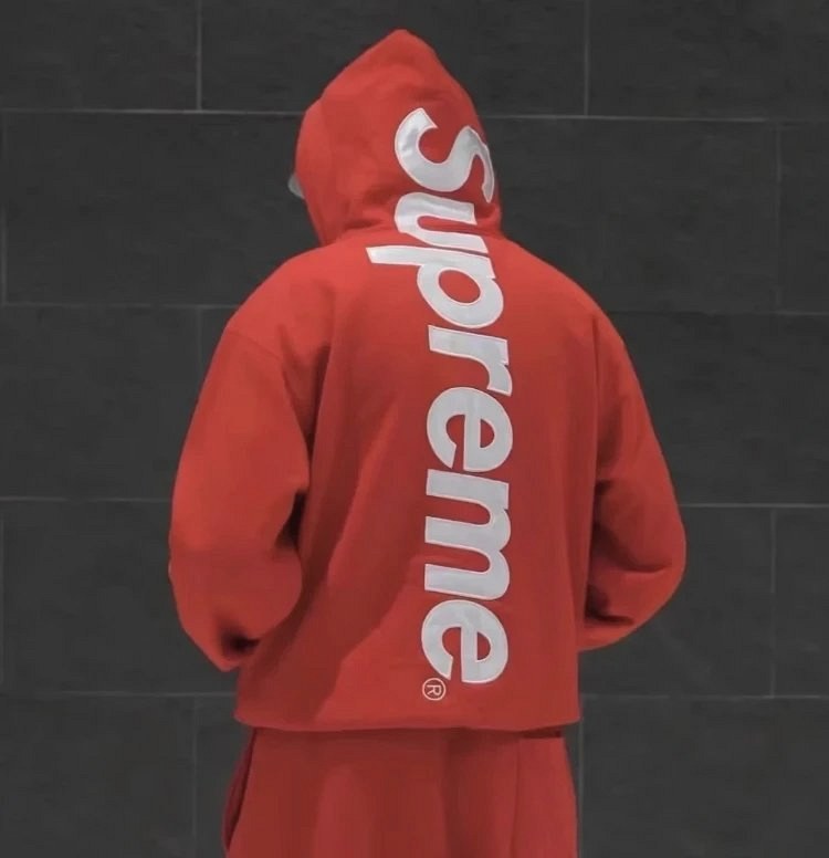 Supreme Red Vertical-Logo Hoodie in a Boxy Brushed-Fleece Cut