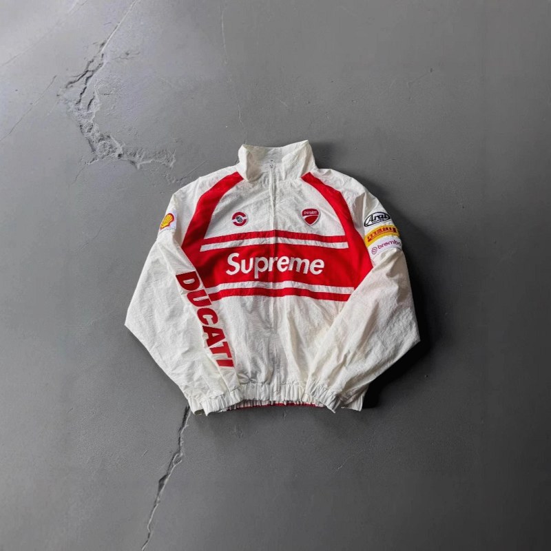 Supreme black jacket: polyester-blend shell, long sleeves, no hood, S–XL