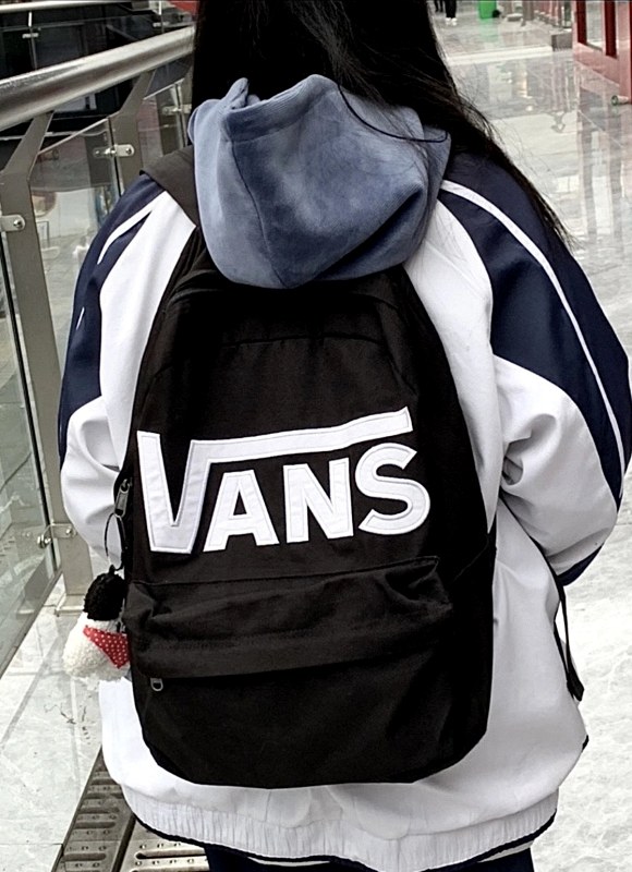 Vans Black Plaid Canvas Backpack: 17-Inch Laptop Space in a 450g Everyday Pack
