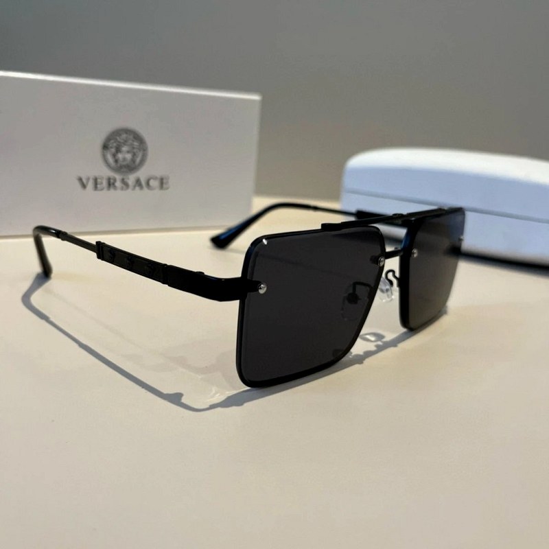 Versace Gray Sunglasses: Polarized Everyday Frames in a Face-Flattering Modern Shape