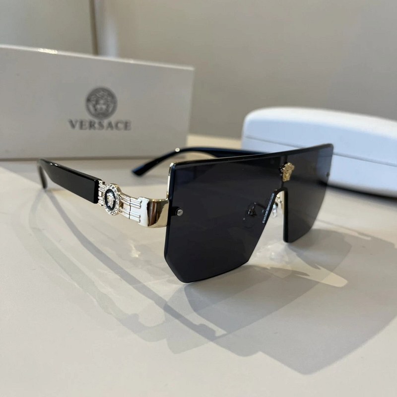 Versace Gray Sunglasses: A Polarized Everyday Frame in a Modern Men's Shape